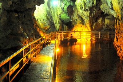 Cave of the Lakes